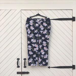 Old Navy Maternity Pixie Ankle Pants